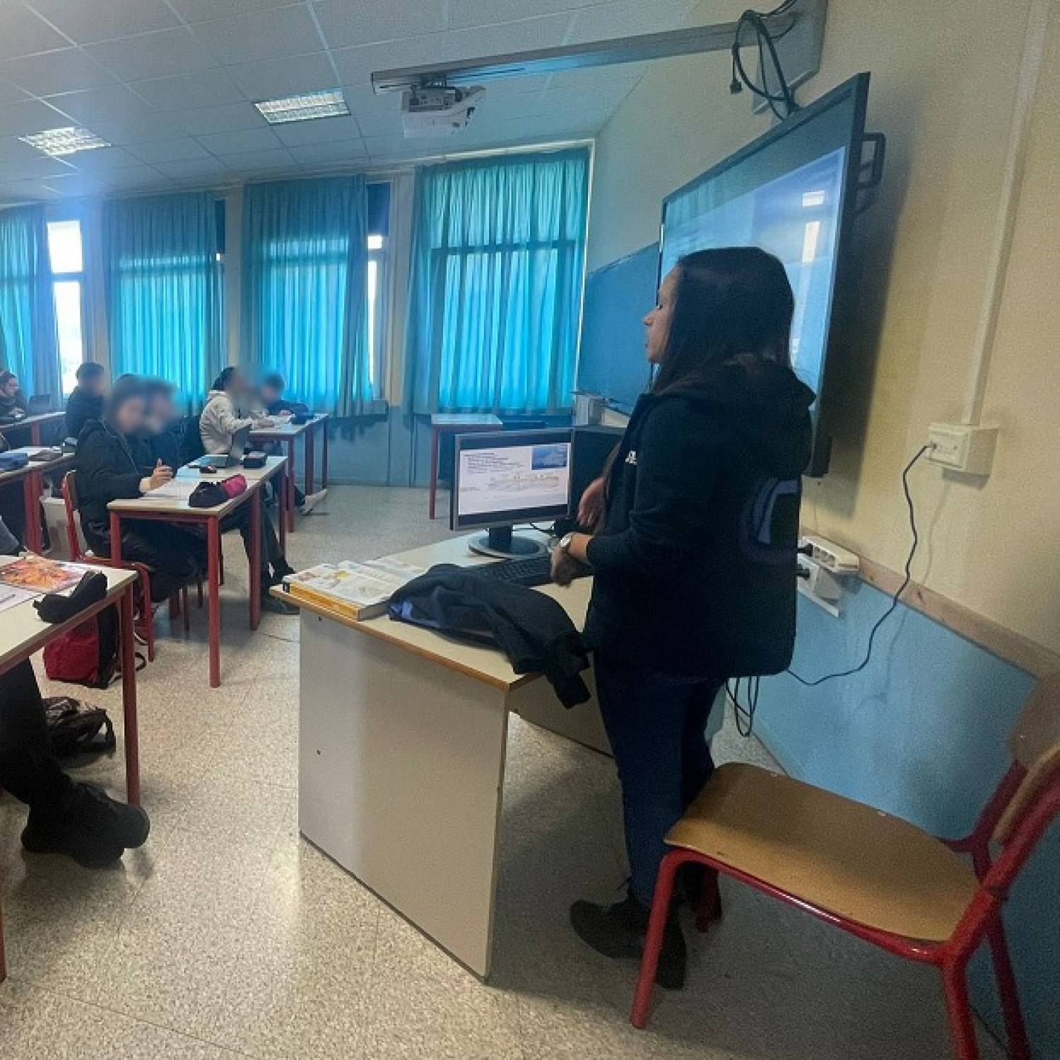 Lezioni frontali nelle scuole medie e superiori dell’Isola d’Elba per il progetto HYDRO-ISLAND (Progetto Unesco)